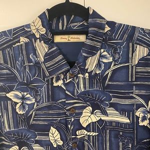 Hawaiian printed men’s shirt, relaxed fit.